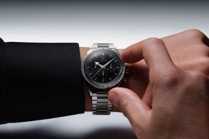 OMEGA-Speedmaster-Calibre-321-Chronograph-Cover