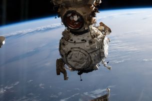 Russian-spacewalkers-Anton-Shkaplerov-and-Pyotr-Dubrov-3