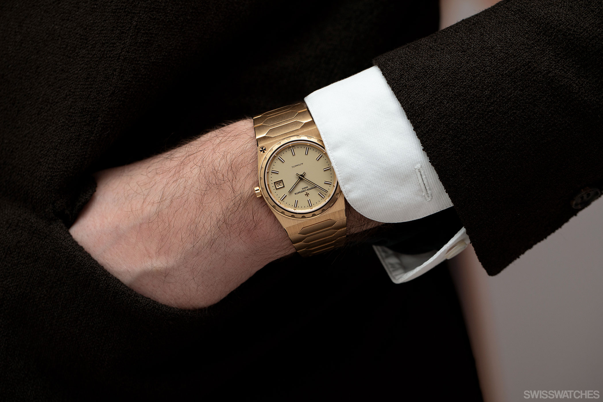 Vacheron-Constantin-Historiques-222-37MM-3N-Yellow-Gold-Ref-4200H222J-B935