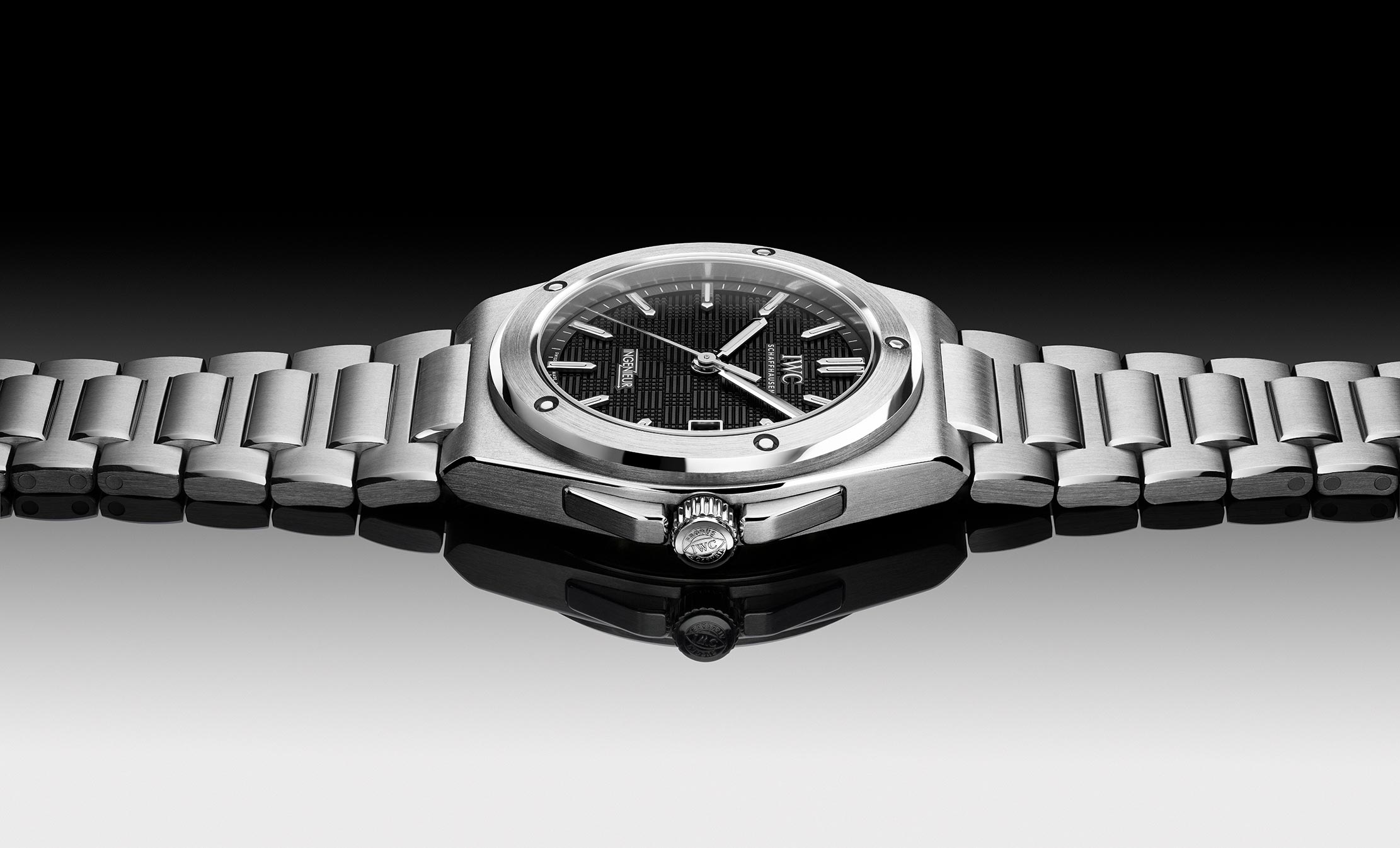 IWC-Ingenieur-Autmatic-40-IW328901-Gerald-Genta-Design-1