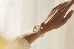 Vacheron-Constantin-Overseas-4605v-200r-b968-Bracelet-Wristshot