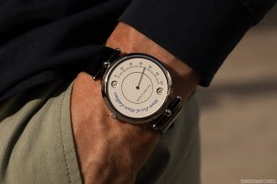 Van-Cleef-And-Arples-Pierre-Arples-Heure-Dici-Heure-Dailleurs-VCARO4II00-Dial-2
