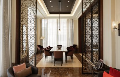 Patek Philippe Boutique Hamburg Innen Table Chairs