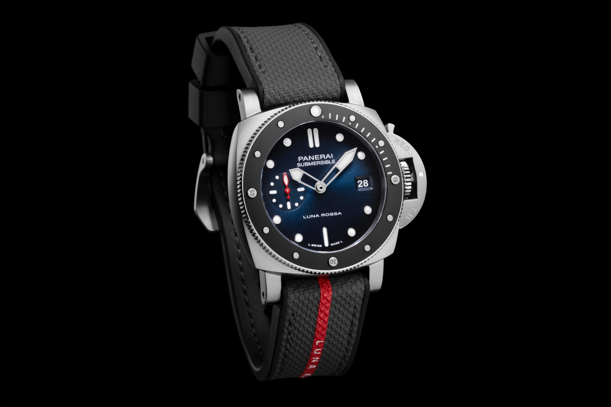 panerai-submersible-luna-rossa-pam01565-cover.