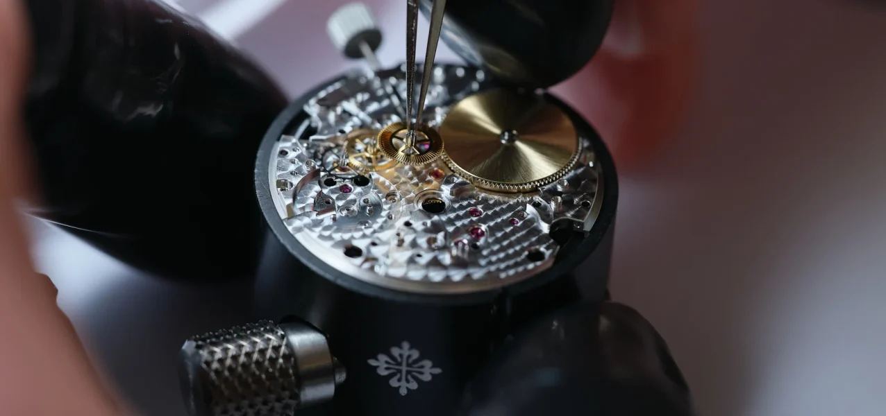block-2-patek-philippe-watches-service-nautilus-movement