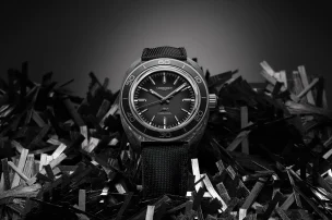 longines-ultra-chron-carbon-cover