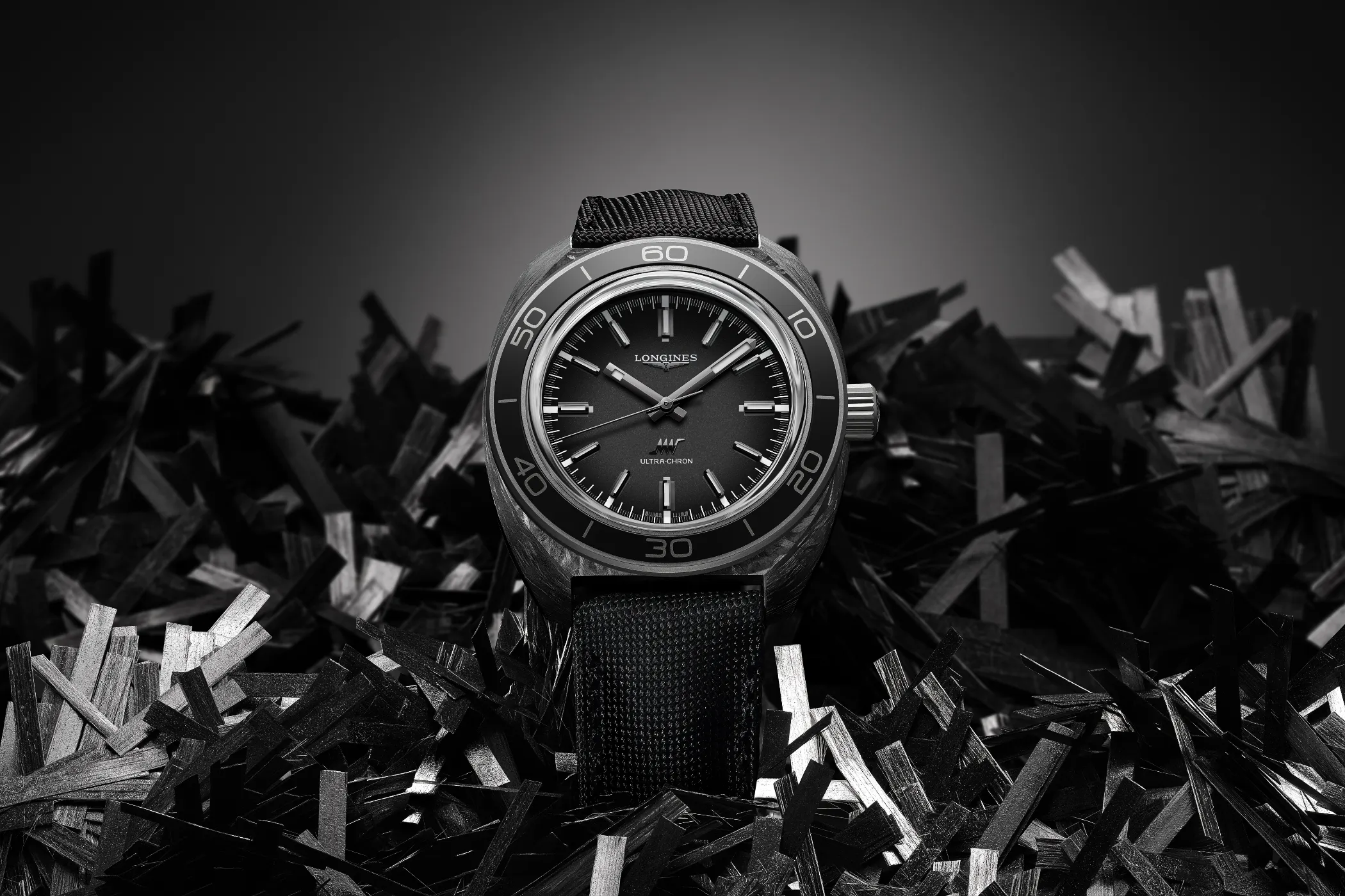 longines-ultra-chron-carbon-cover