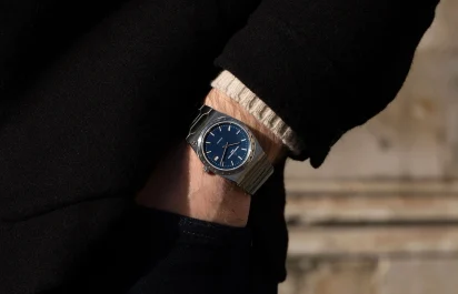 On the wrist: Vacheron Constantin Historiques 222 in stainless steel with blue dial