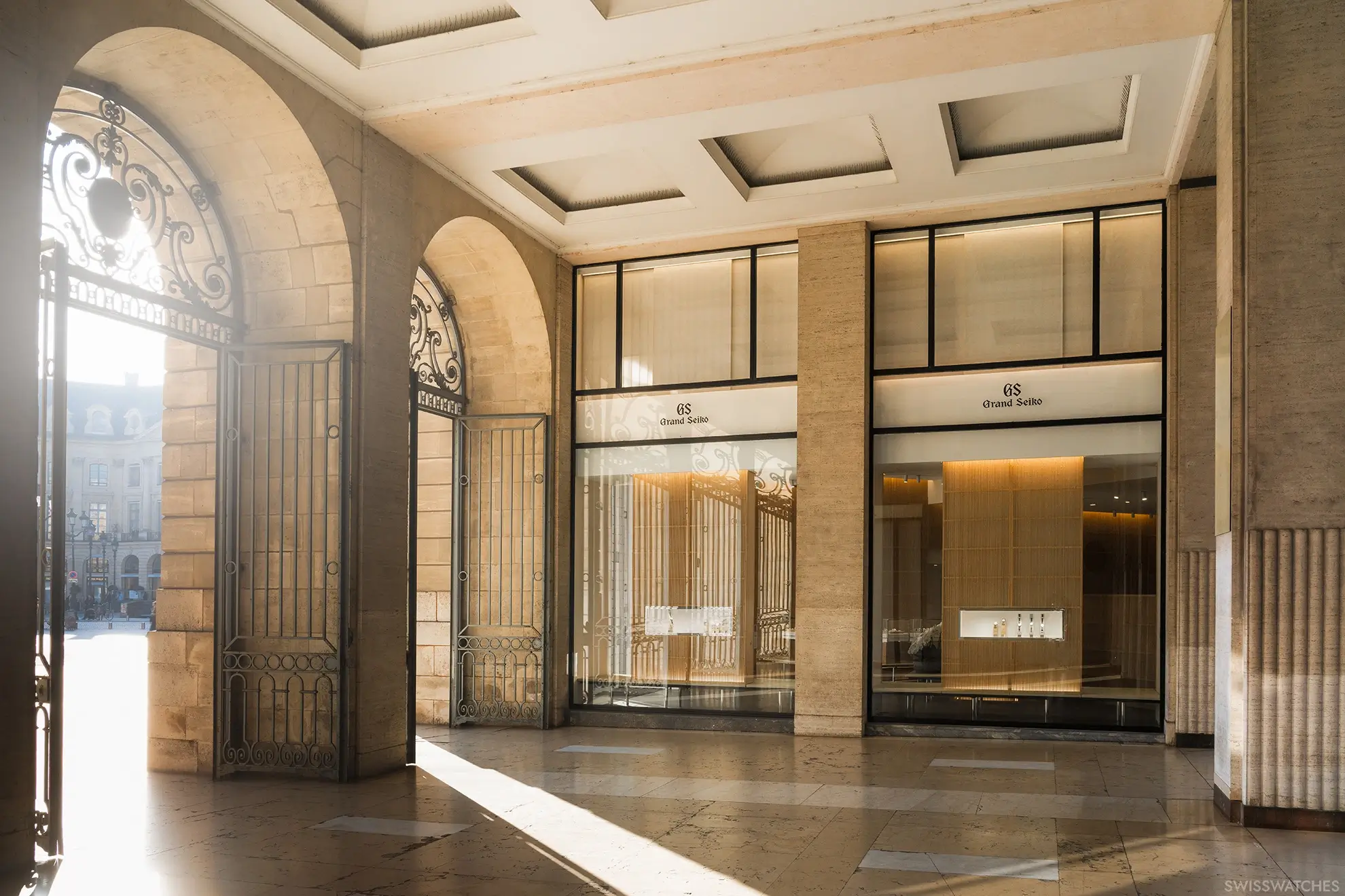 grand-seiko-boutique-paris-place-vendome-interior-7