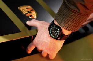 porsche-design-chronograph-911-spirit-70-bonnet