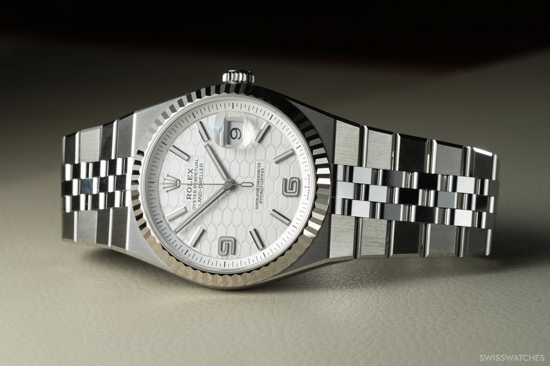 rolex-land-dweller-40-ref-127334-dial