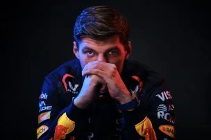 Red Bull Fahrer Max Verstappen trägt Tag Heuer.
