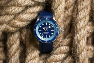 Die Breitling Superocean Sylt Limited Edition Referenz A173759A1C1S1 in der Frontalansicht.