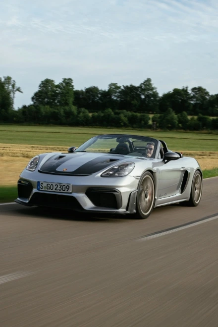 porsche-718-rs-spyder-4-slider-2-klein