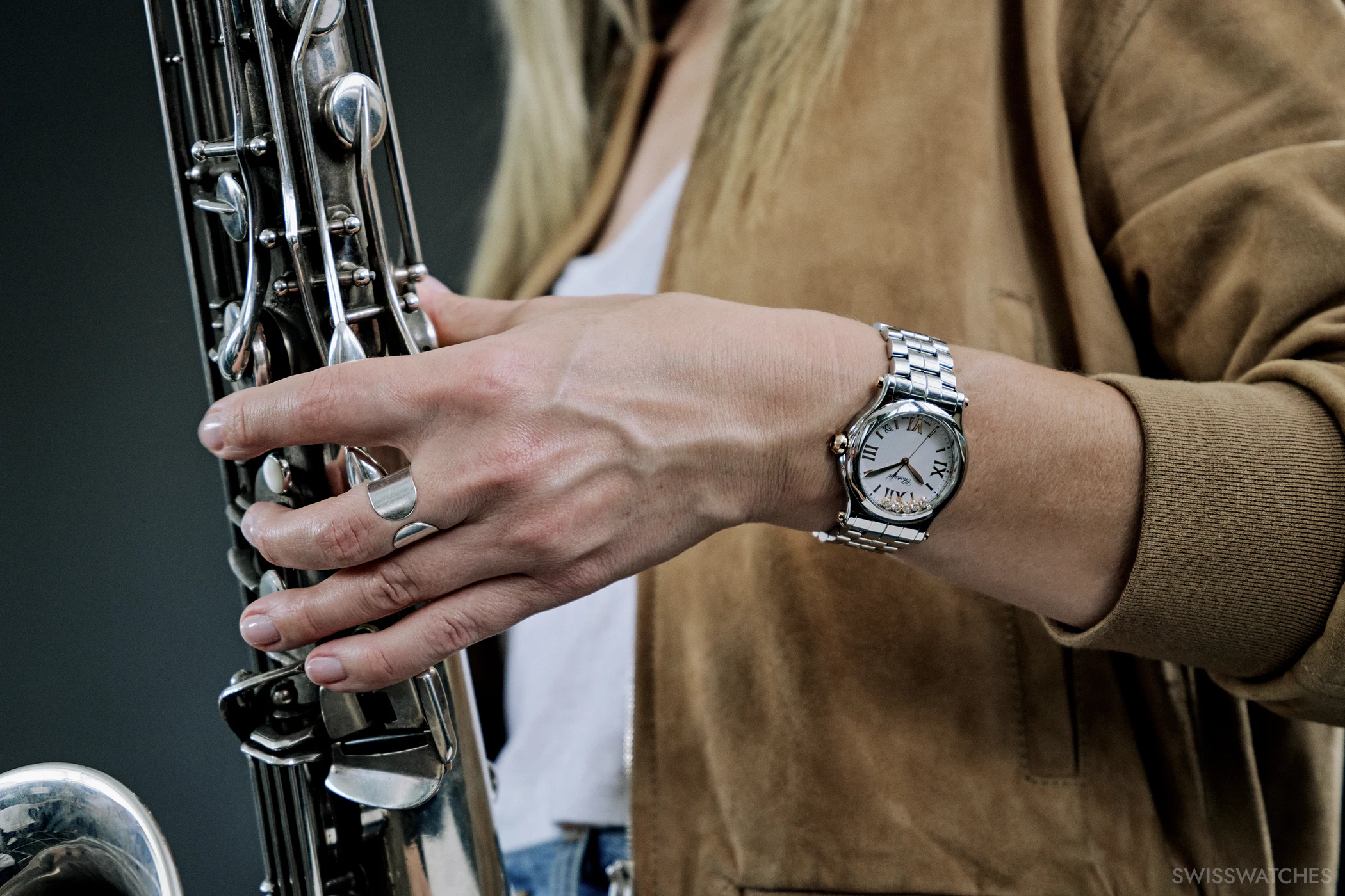 Die Wempe Signature Collection x Chopard Happy Sport am Handgelenk (siebte Ansicht).