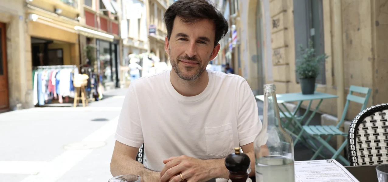 Ein Porträt von Sylvain Berneron.