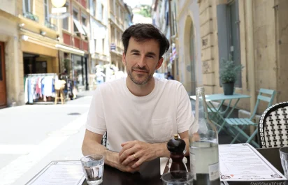 Ein Porträt von Sylvain Berneron.