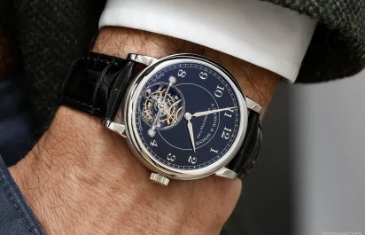Die A. Lange & Söhne 1815 Tourbillon Ref. 730.094F am Handgelenk.