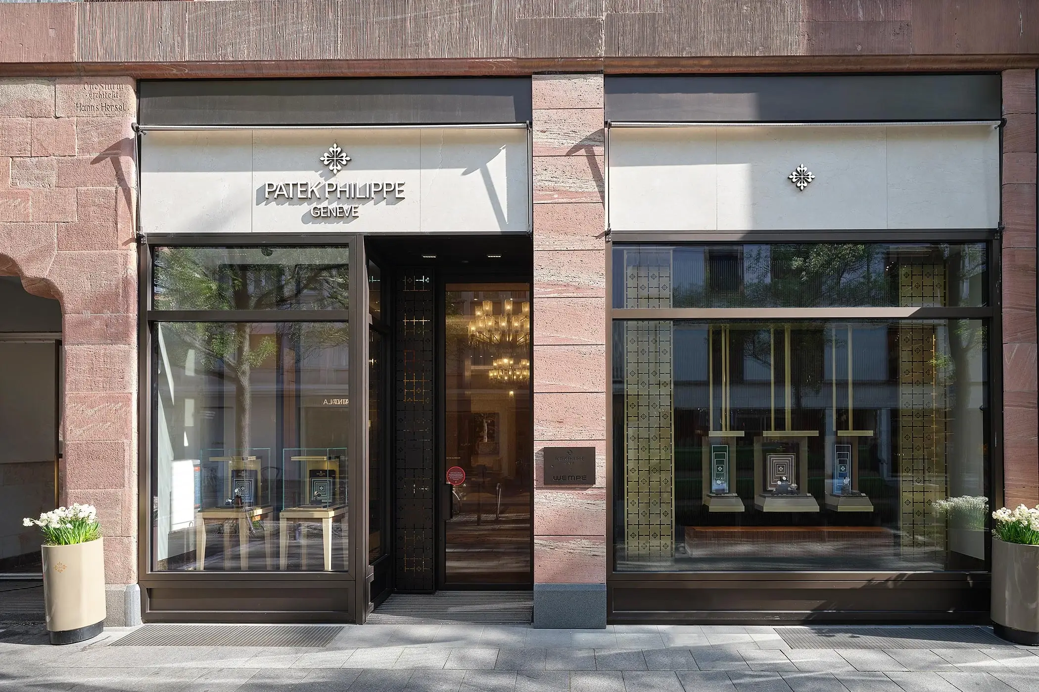 Außenansicht der Patek Philippe Boutique in Frankfurt, betrieben von Wempe