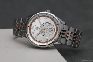 Die TAG Heuer Carrera Astronomer Ref. WBX2111.BD0002 von vorn.