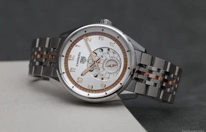 Die TAG Heuer Carrera Astronomer Ref. WBX2111.BD0002 von vorn.