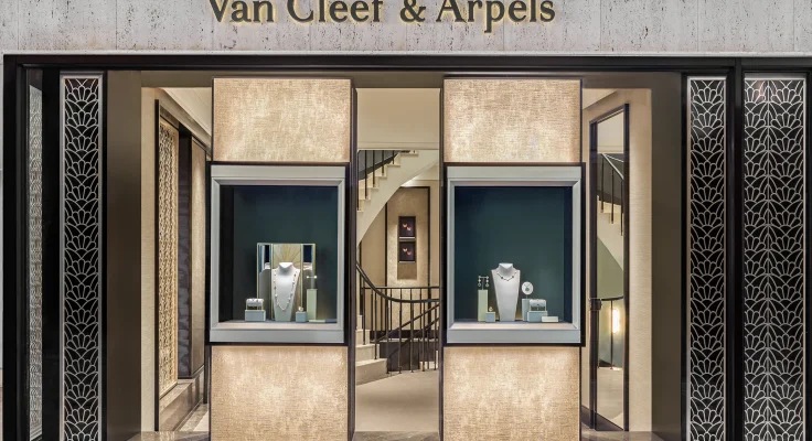 Die Van Cleef & Arpels Boutique in Frankfurt am Main von außen.