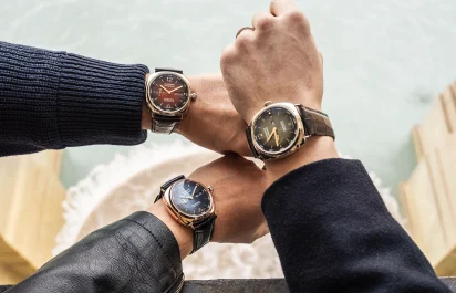 Ein Wristshot von drei Handgelenken, darunter eines mit der Radiomir Annual Calendar Platinumtech während der Panerai Experience.