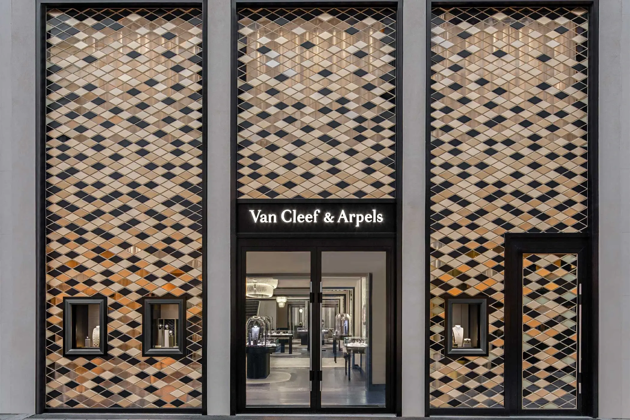 Boutique von Van Cleef & Arpels in Hamburg außen