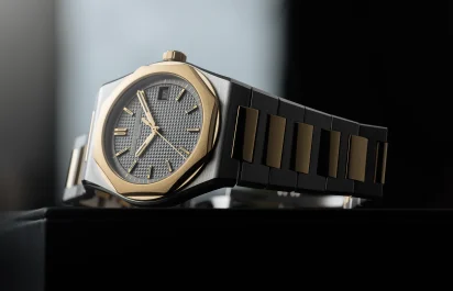 Die Girard-Perregaux Laureato Fifty Ref. 81008-63-3412-1CM von der Seite.