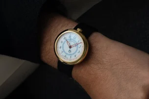 Handgelenksaufnahme der Louis Vuitton Monterey in Gelbgold