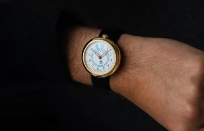 Handgelenksaufnahme der Louis Vuitton Monterey in Gelbgold