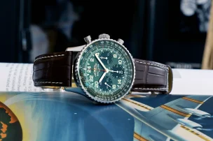 Das Zifferblatt der Wempe Signature Collection x Breitling Navitimer B02 Chronograph 41 Cosmonaute AB0204A1L1P1.