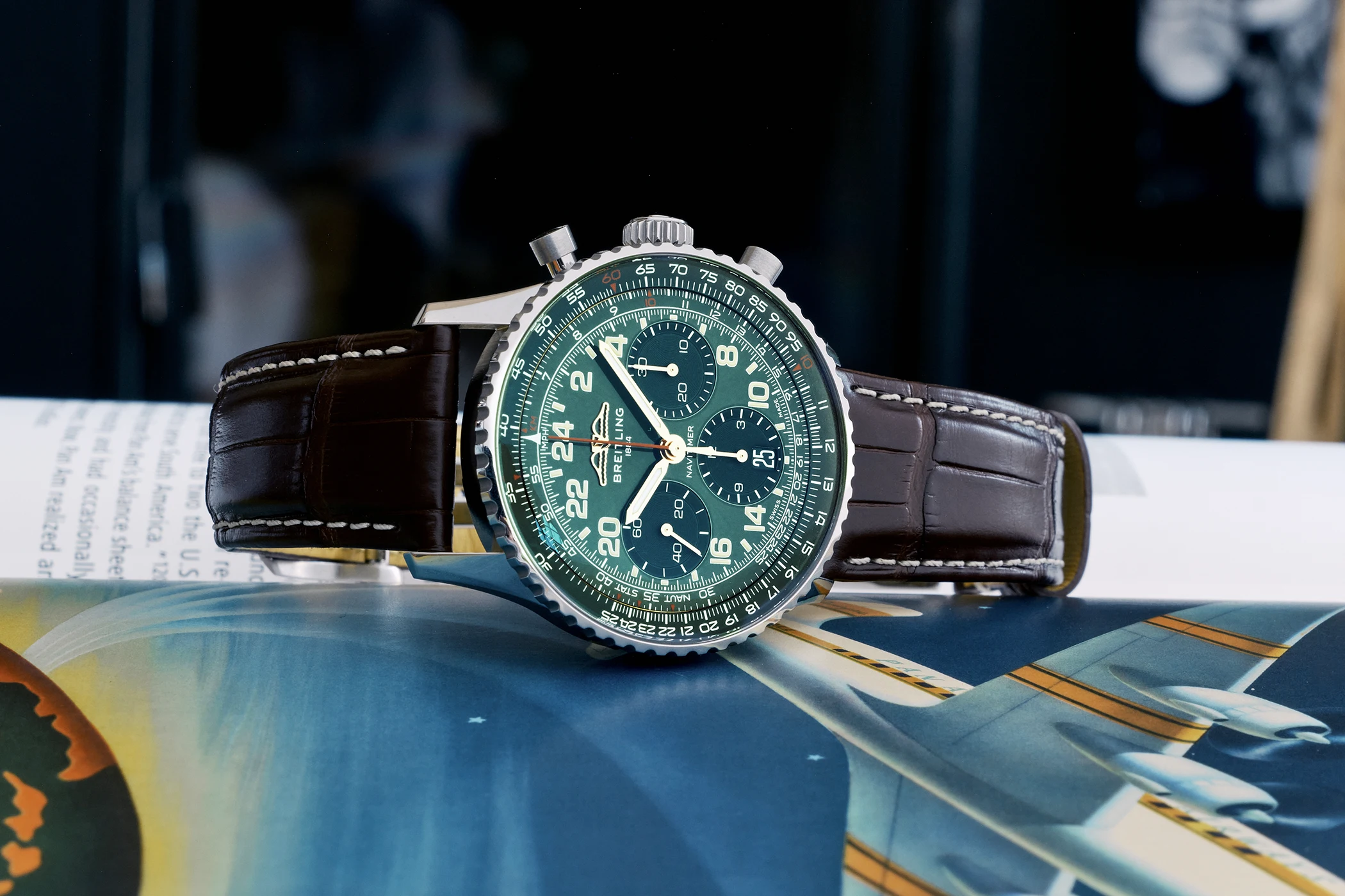 Das Zifferblatt der Wempe Signature Collection x Breitling Navitimer B02 Chronograph 41 Cosmonaute AB0204A1L1P1.
