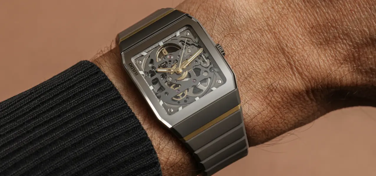 Die Rado Anatom Skeleton Ref. 01.808.6206.3.110 R10206109 am Handgelenk.