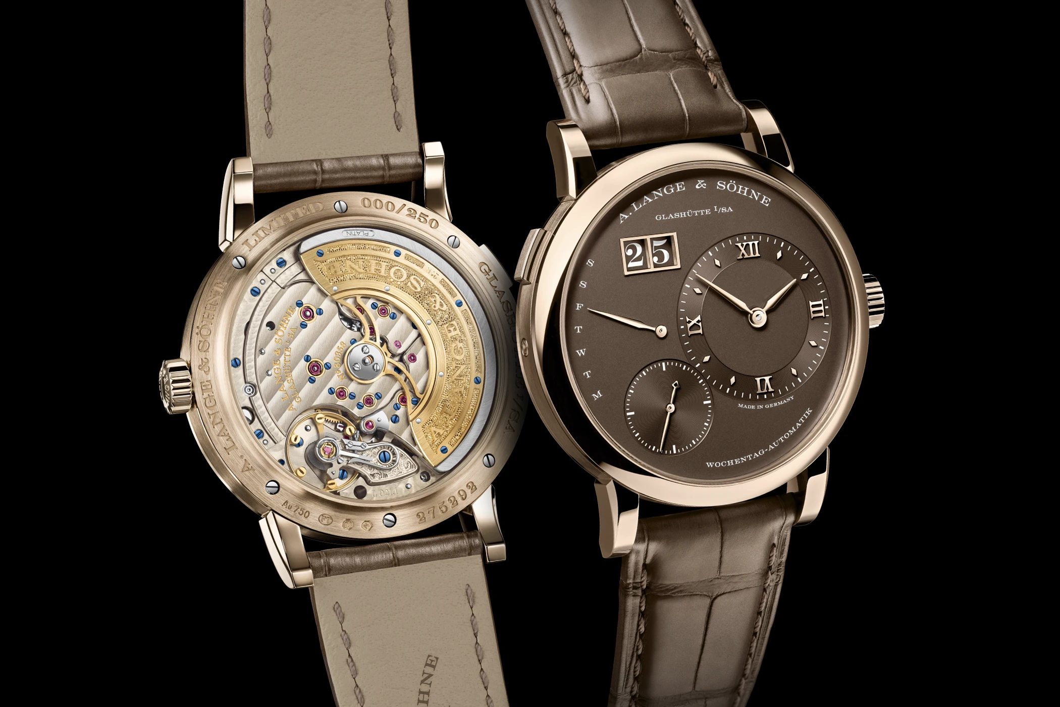 Die A. Lange & Söhne Lange 1 Daymatic Honeygold Ref. 320.050 von vorn und von der Rückseite.
