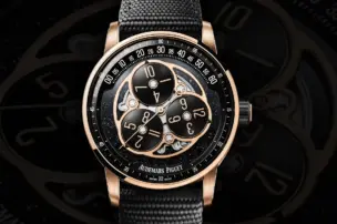 Die Audemars Piguet Code 11.59 Starwheel Ref. 15212NR.OO.A002KB.01 von vorn.