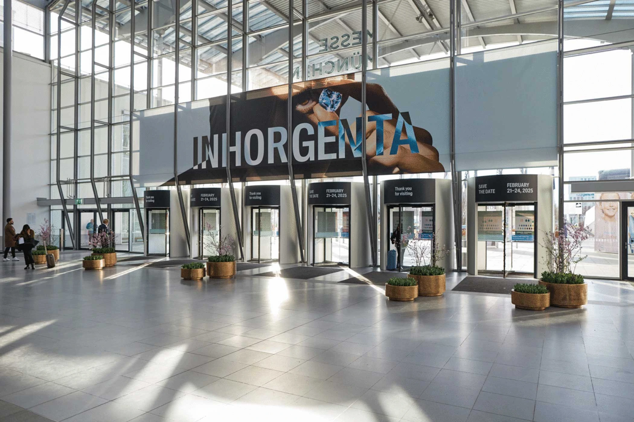 Blick auf den Eingang der Messe München während der Inhorgenta