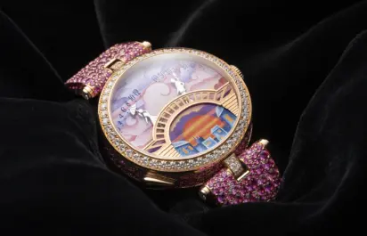 Das Zifferblatt der Van Cleef & Arpels Poetic Complications Kollektion Pont des Amoureux Aube.