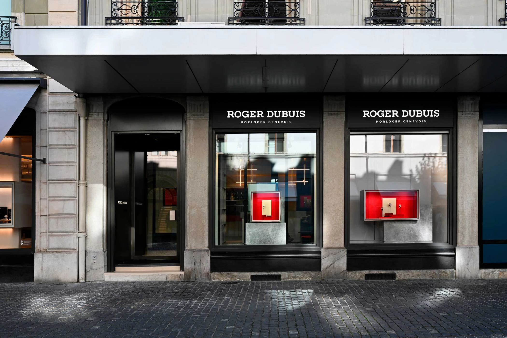 Fassade der Boutique Le Lounge in Genf von Roger Dubuis