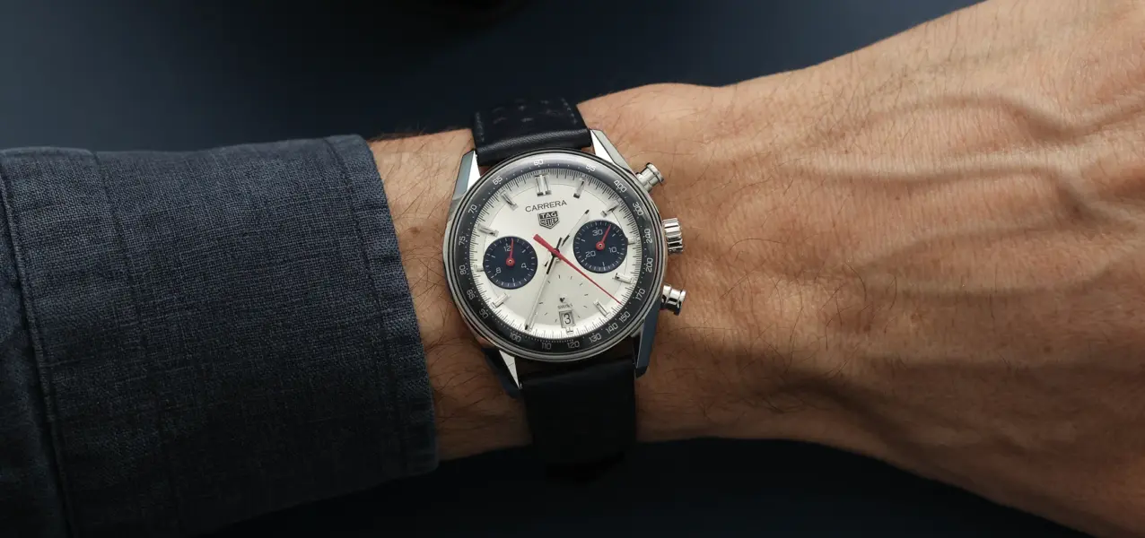 Die Wempe Signature Collection x TAG Heuer Carrera Chronograph am Handgelenk.