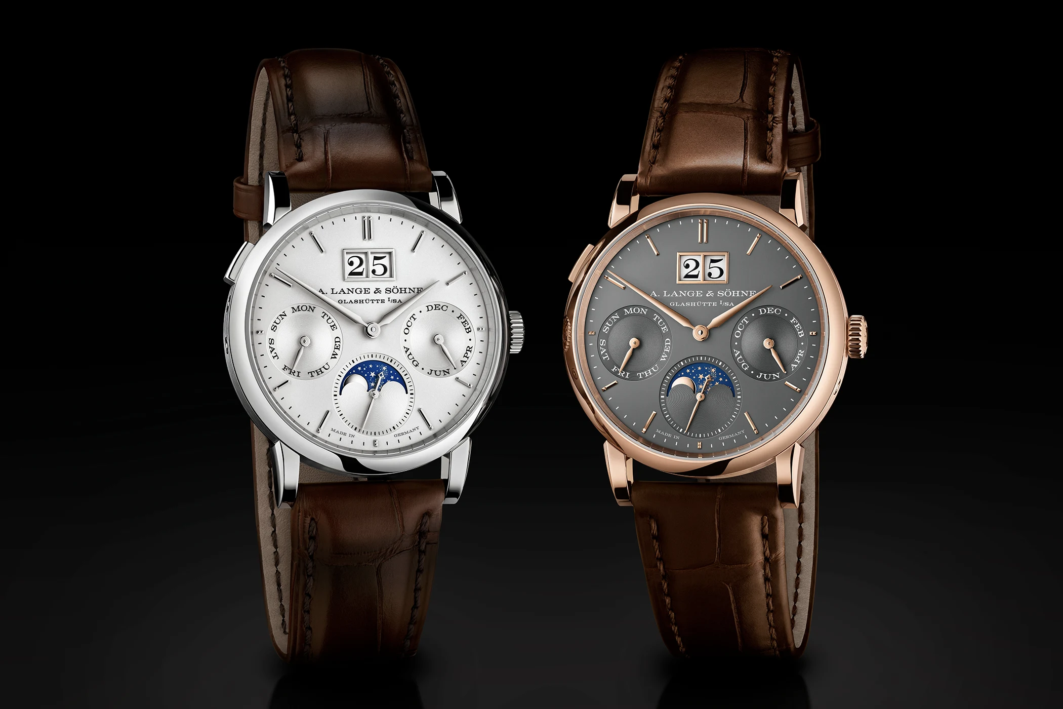 Die A. Lange & Söhne Saxonia Annual Calendar 36 in Weiß- und Roségold.