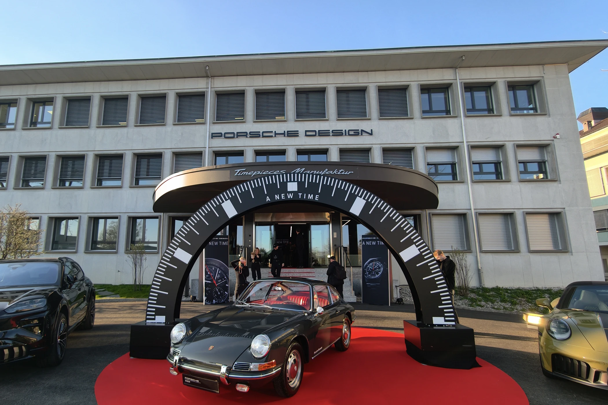 Die Porsche Design Timepieces Manufaktur Grenchen Switzerland Außenansicht.