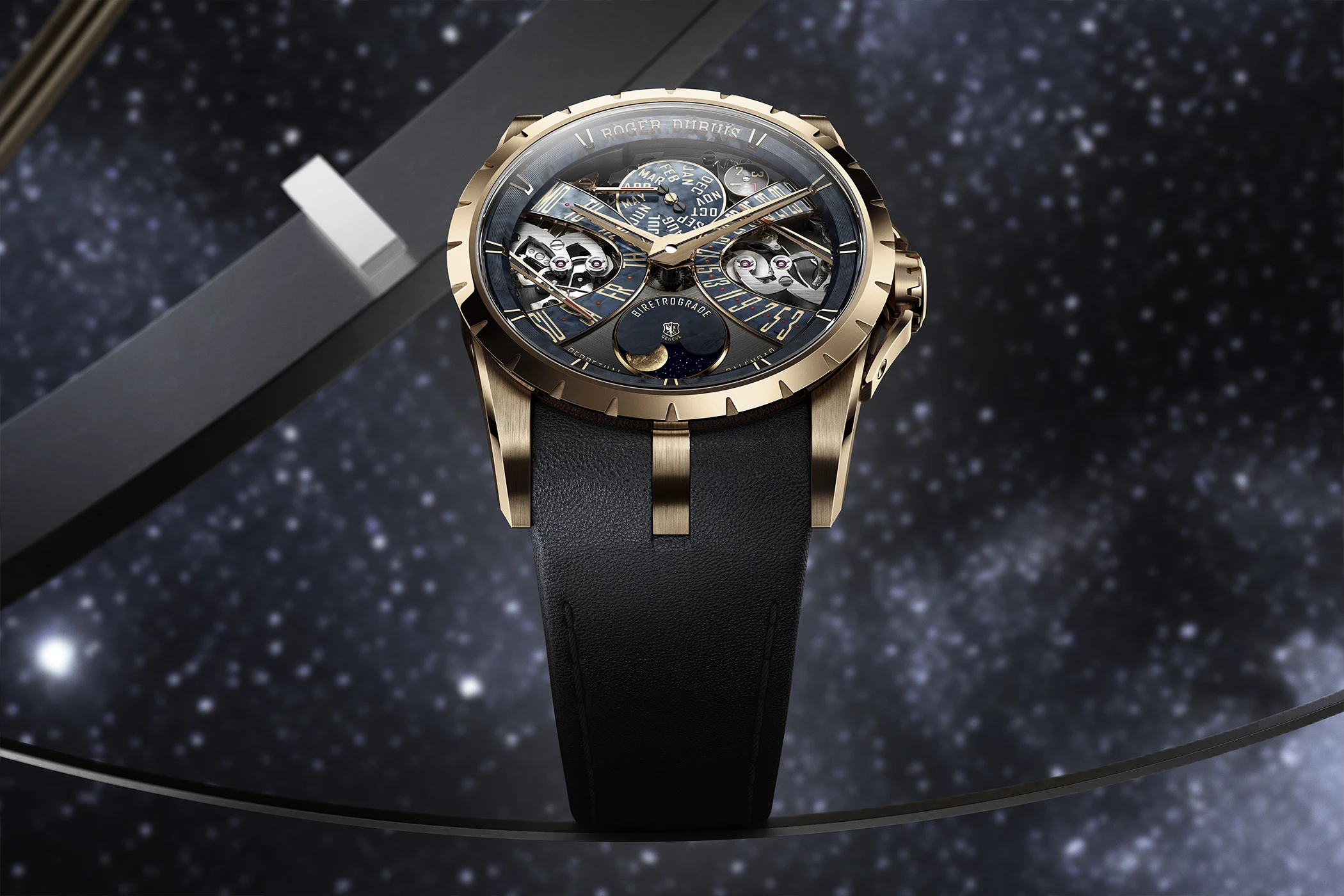 Die Roger Dubuis Excalibur Biretrograde Perpetual Calendar ist in der Vorderansicht zu sehen.