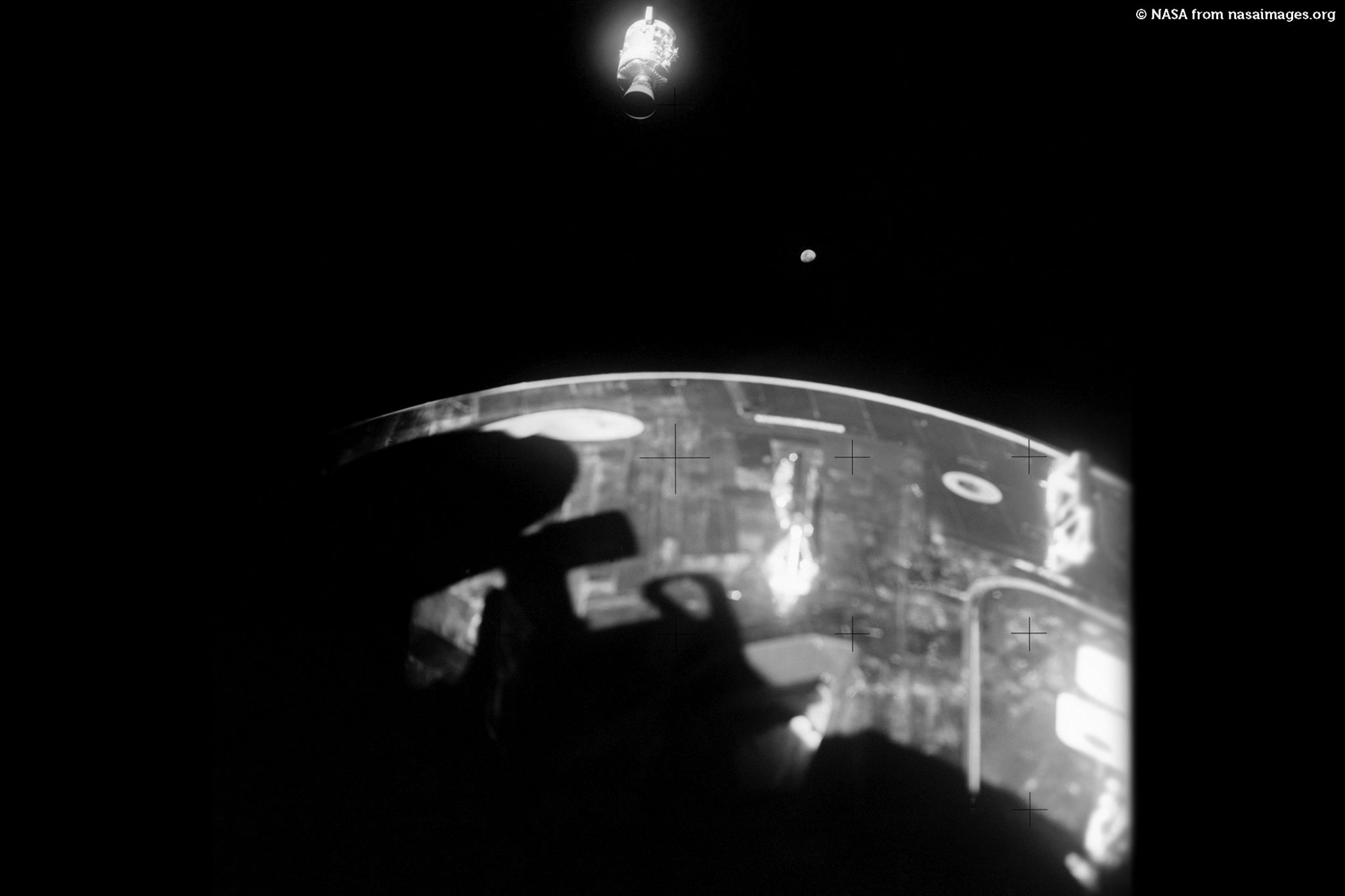 Sicht auf das beschädigte Apollo-13-Service-Modul