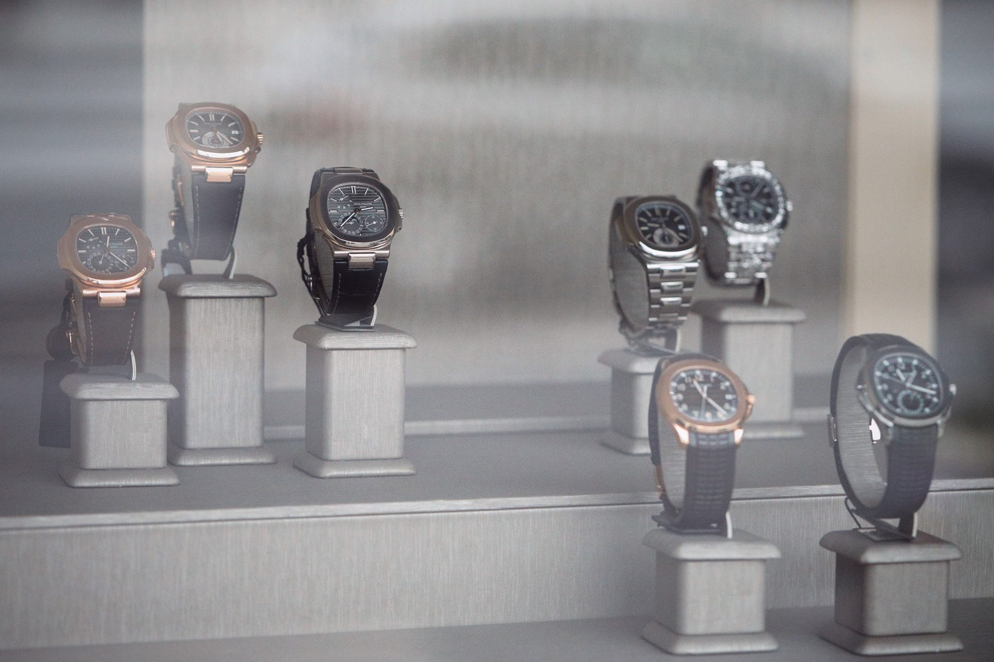 Uhrenhändler Schaufenster Kauf einer Uhr Swiss watches Patek Philippe