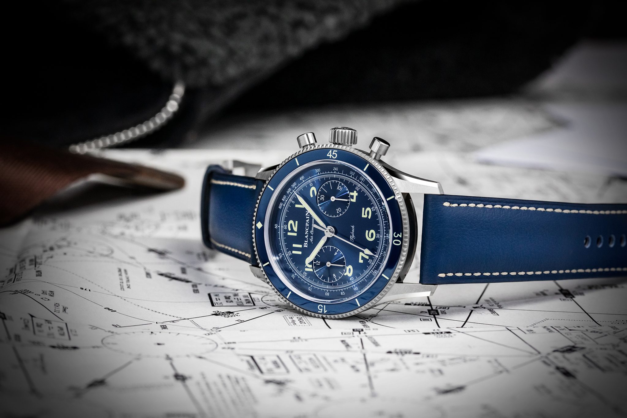Blancpain-Air-Command-Flyback-Chronograph-Titanium-Overview-Lifestyle