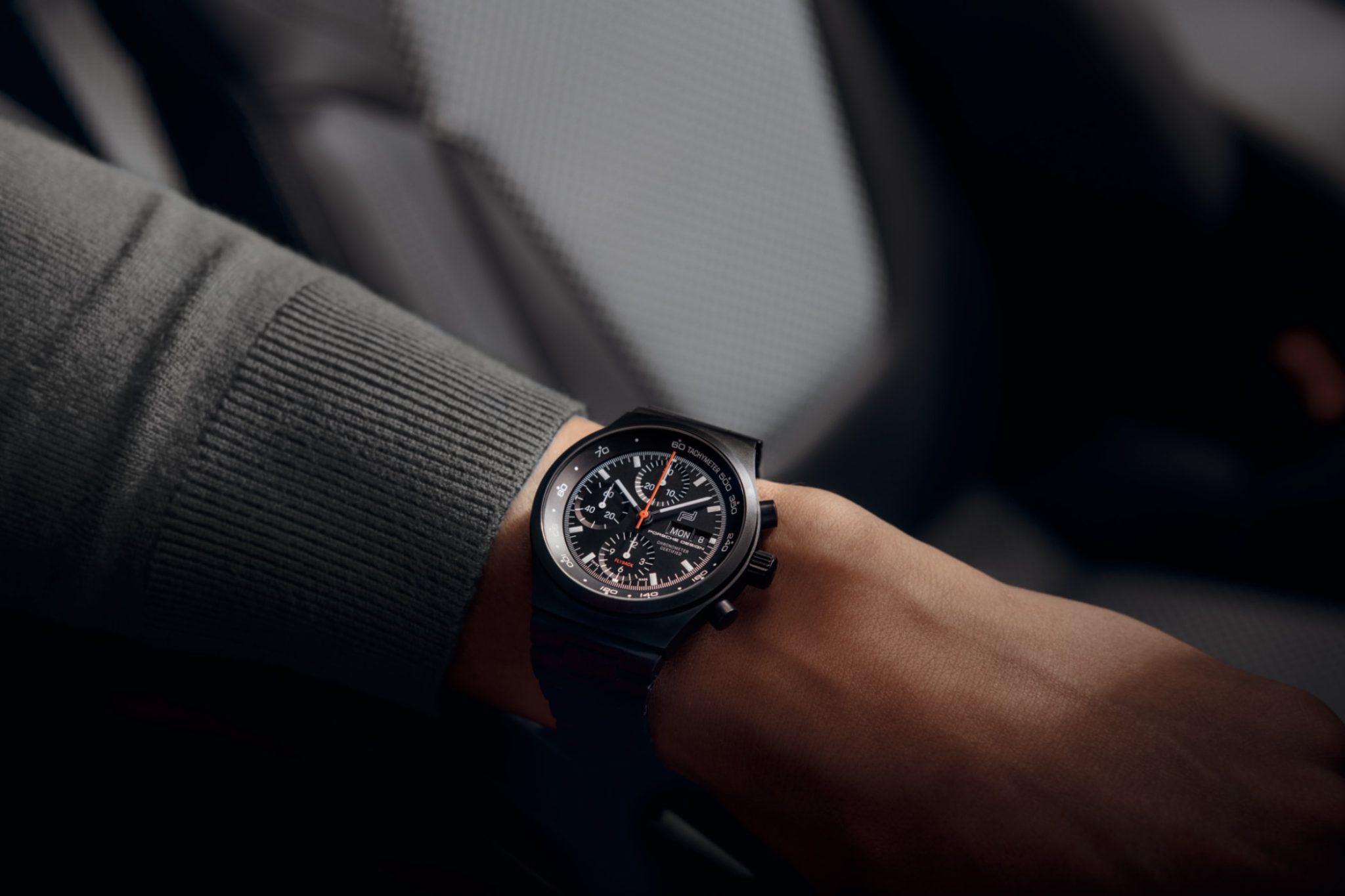 Porsche-Design-Chronograph-1-911-Edition-Case-Wristshot