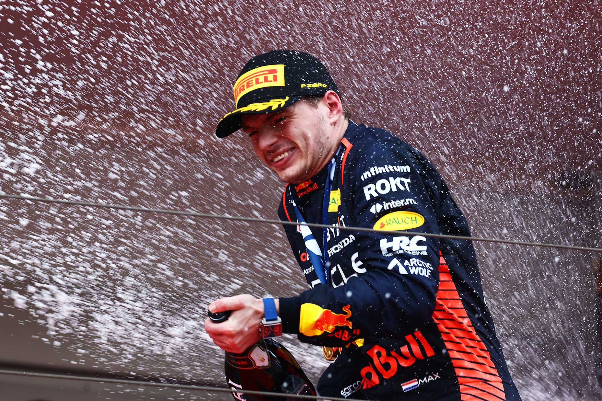 Max-Verstappen-Feiert-Sieg-Monaco-Grand-Prix-Formel-1-2023-Foto-von-GettyImages