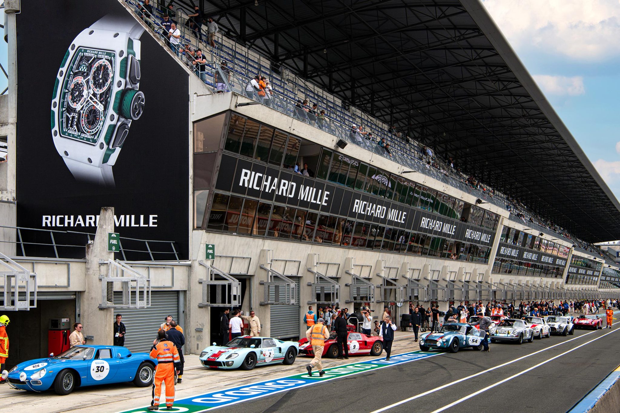 Le-Mans-Classic-2023-Richard-Mille-Werbung-Fuer-RM-72-01-LMC