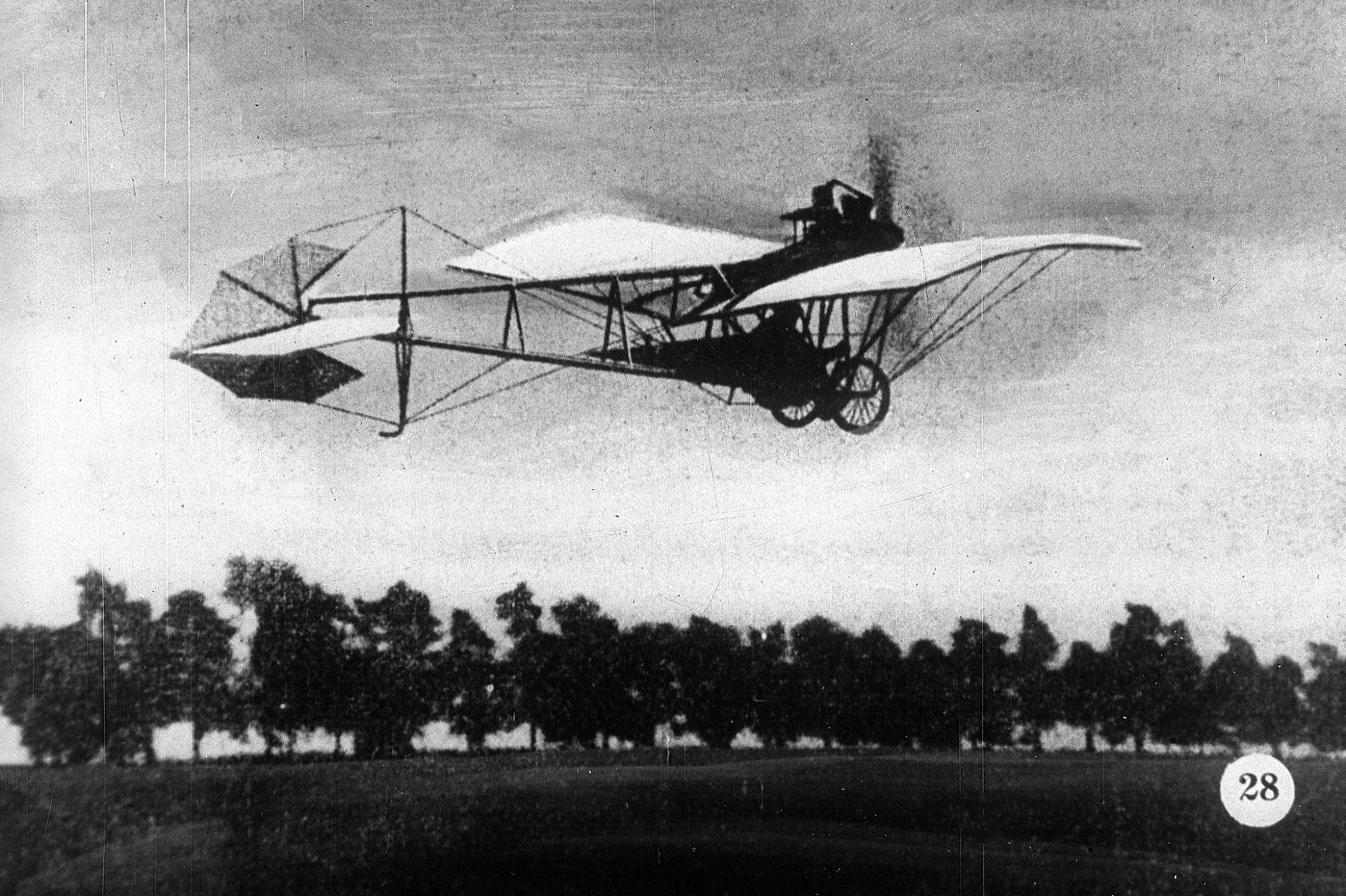 Alberto-Santos-Dumont-Testflug-Aeroplane-2